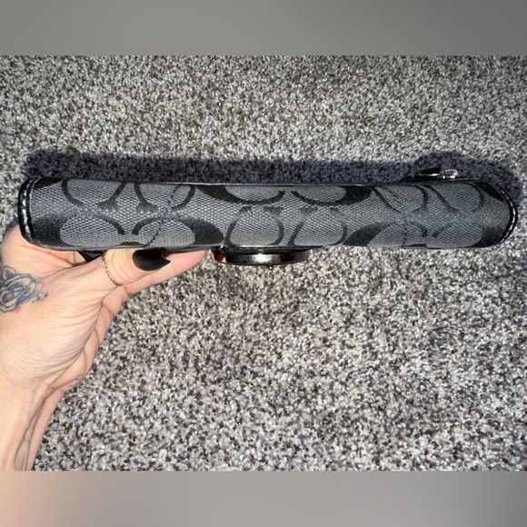 Coach black fold over snap wallet - Picture 4 of 12